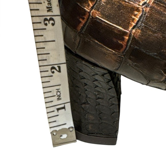 STUART WEITZMAN Women's Dark Brown Croc Leather Tilting Pump Size 7.5 - Picture 13 of 13